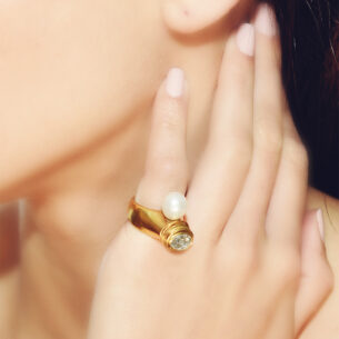 Ring with Rose cut Diamond & Tear shape Pearl
