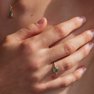 Thetis Ring with Emerald and Diamonds Eikosi Dyo